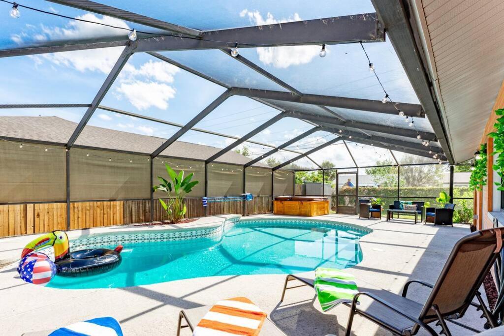The Pelican/Pool/Hottub/Gameroom Brandon Exterior foto